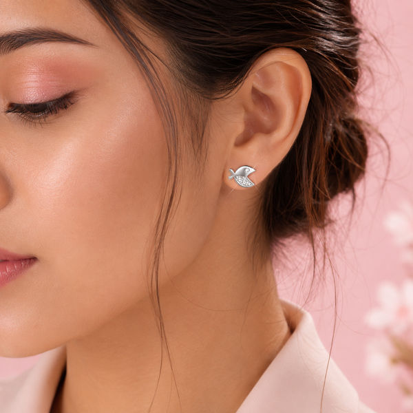 Bee silverish studs